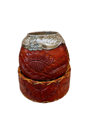 Torpedo labrado con base de cuero